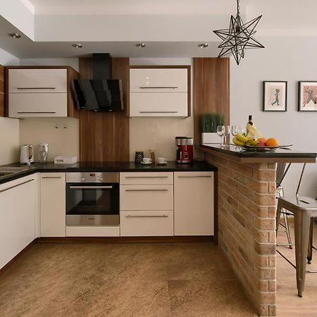 Millo Apartament Parking By Impero Познань Екстер'єр фото